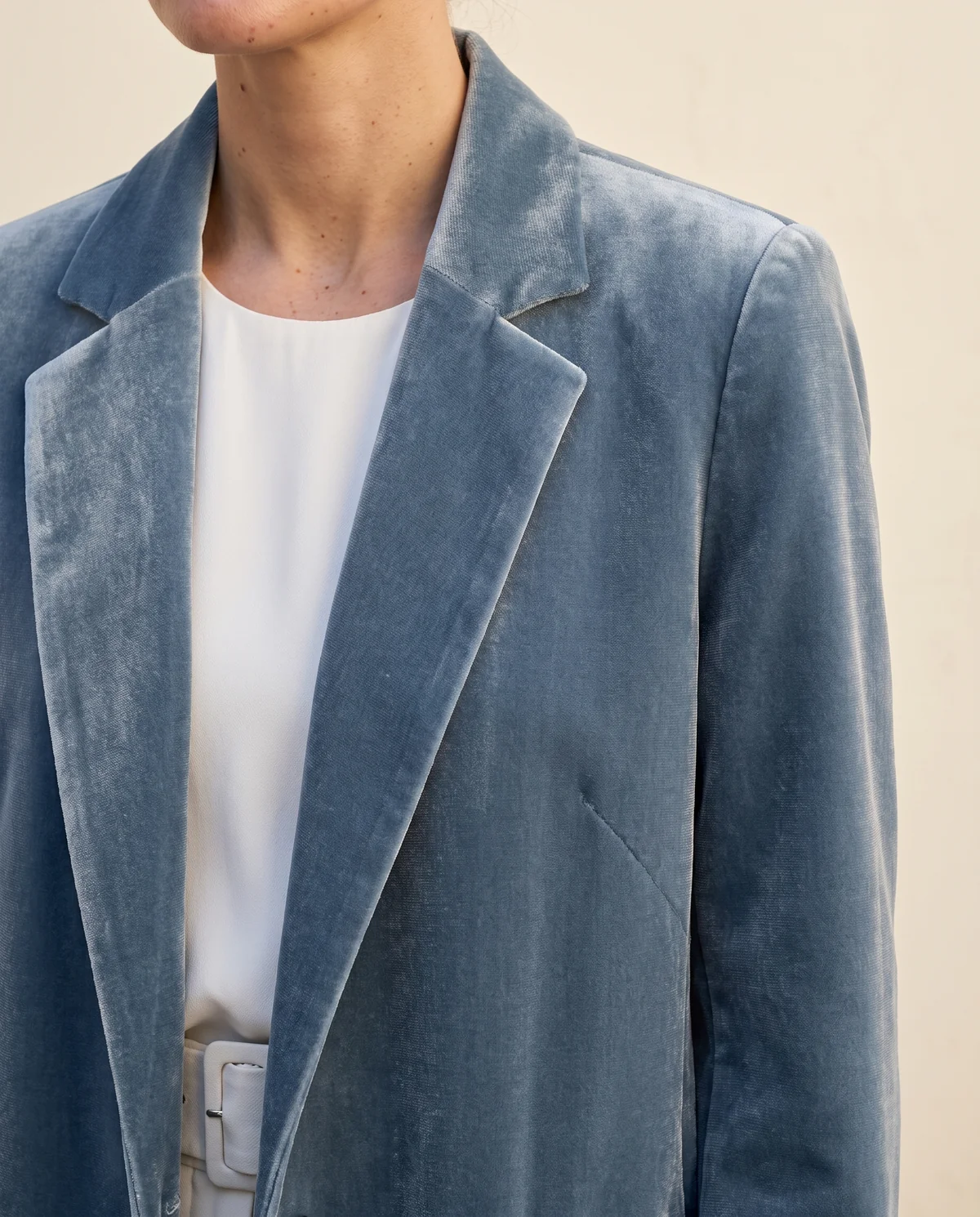 Long Velvet Coat in Slate Blue, close-up of the detail