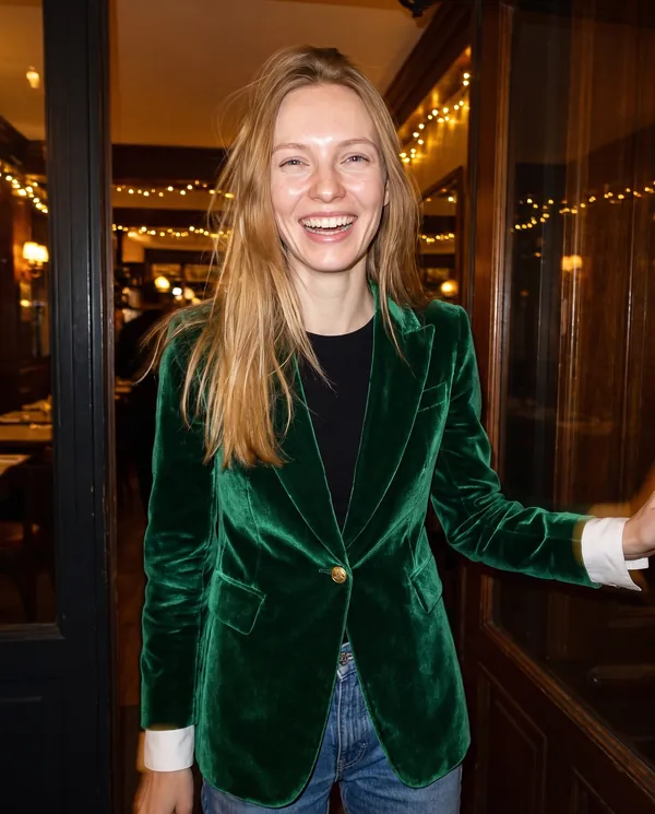 Satin Eve styling: Velvet Single-Button Blazer
