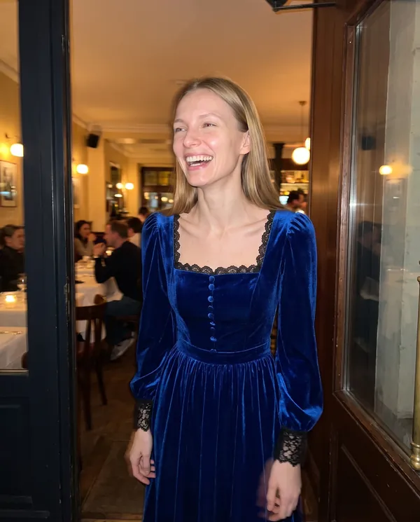 Satin Eve styling: Velvet Square-Neck Lace-Hem Midi Dress