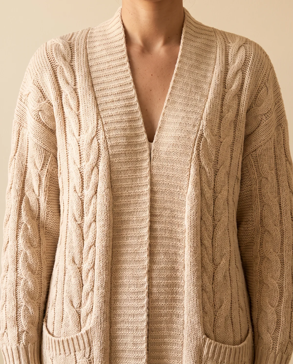 Chunky Cable Maxi Cardigan with Pockets in Beige, close-up of the detail