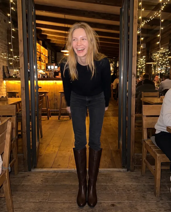 Satin Eve styling: Pointed Low-Heel Knee-High Boot