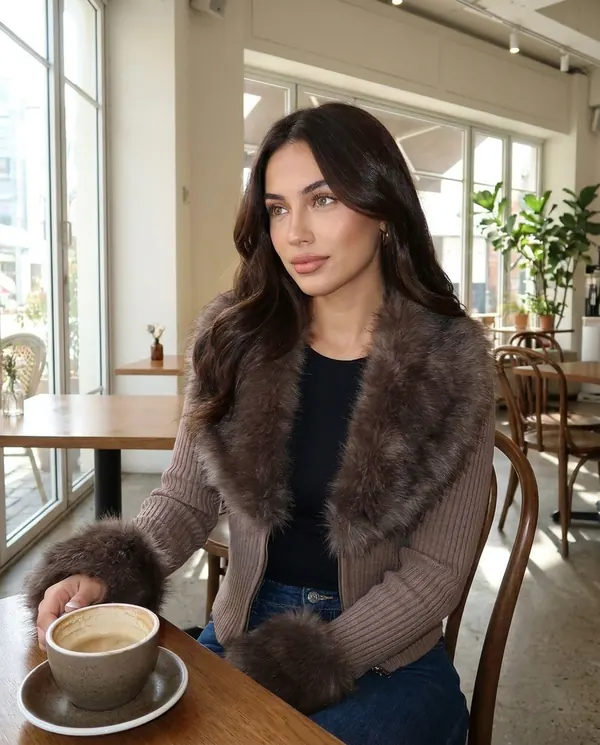 Satin Eve styling: Faux Fur Collar Knit Jacket