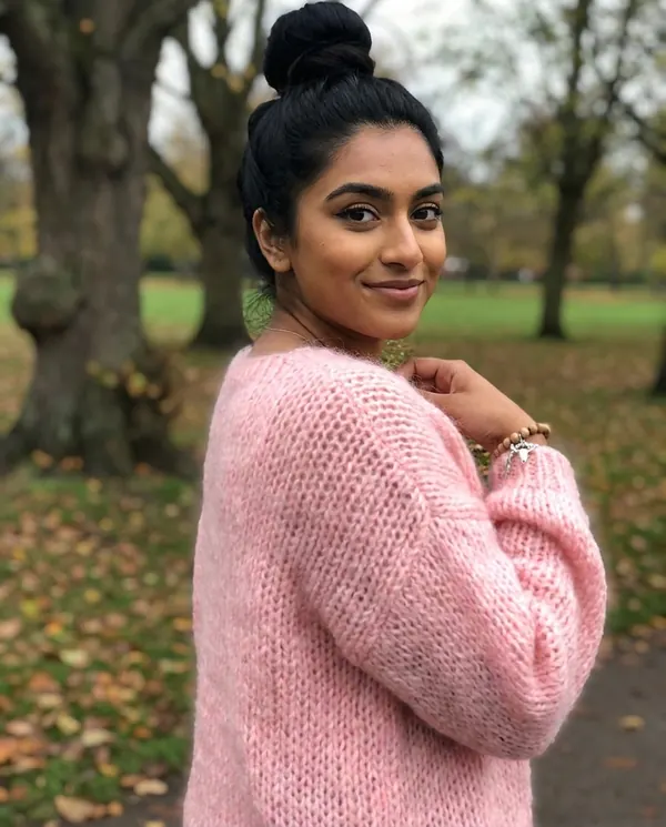 Satin Eve styling: Open Knit Mohair-Look Jumper
