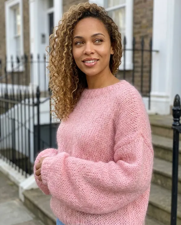 Satin Eve styling: Open Knit Mohair-Look Jumper