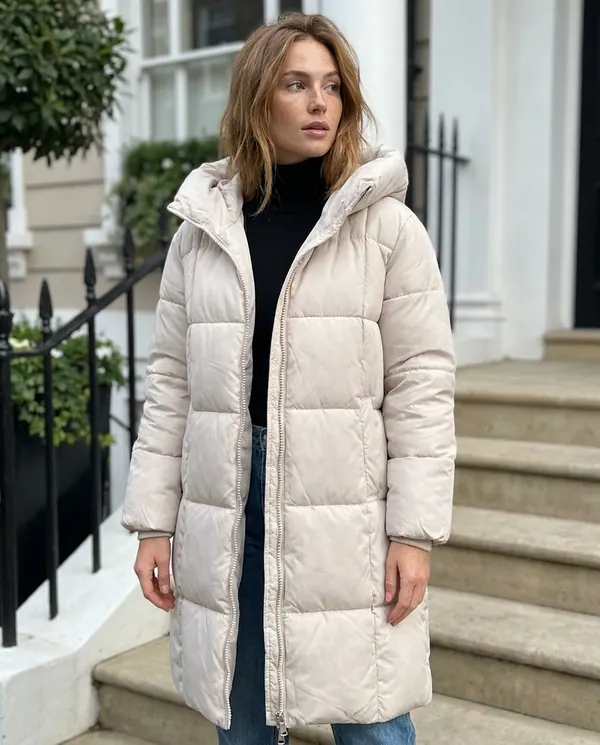 Satin Eve styling: Straight Hooded Puffer Coat